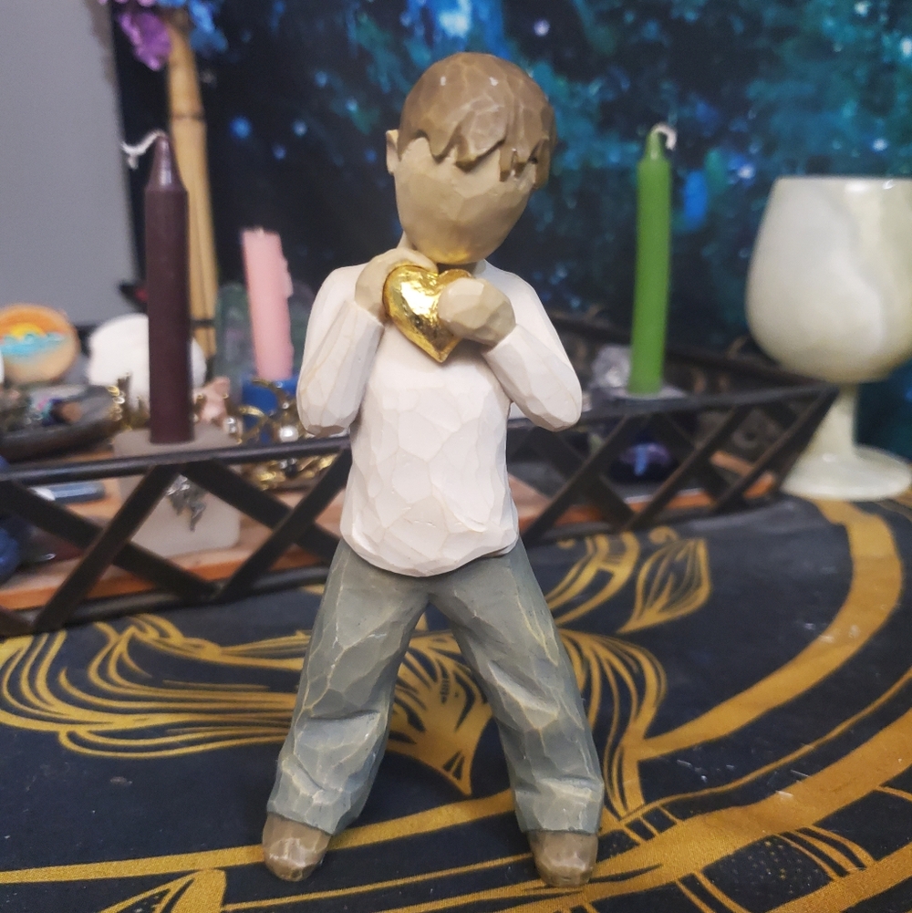 NWOT Willow Tree "Heart Of Gold" Figurine